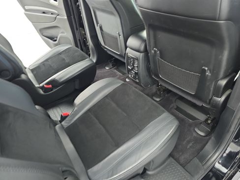 Used 2018 Dodge Durango GT w/ Premium Group AWD/4WD image 11