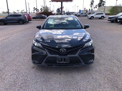 Used 2023 Toyota Camry SE image 2