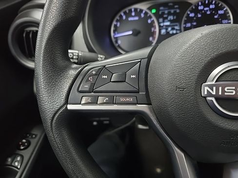 Used 2022 Nissan Kicks S image 19