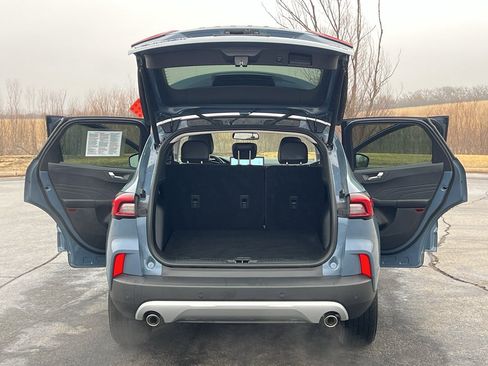 Used 2025 Ford Escape Platinum image 37