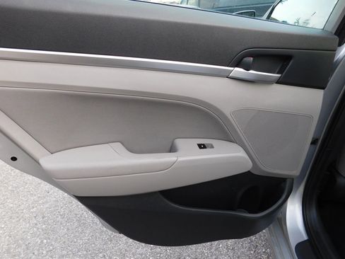 Used 2020 Hyundai Elantra SEL FWD image 7