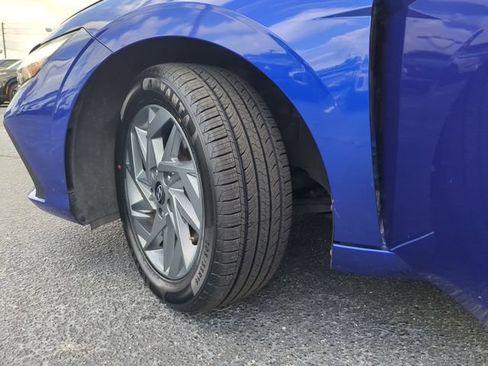 Used 2024 Hyundai Elantra SEL FWD image 35
