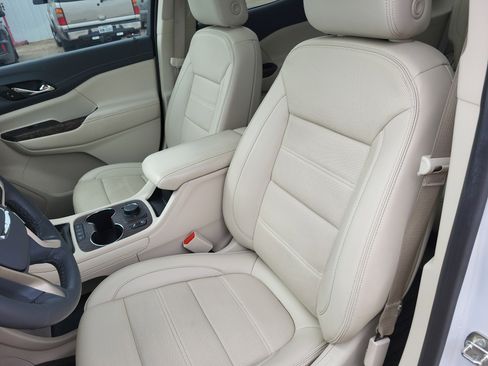 Used 2023 GMC Acadia Denali w/ Denali Technology Package image 16