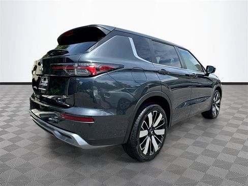 New 2025 Mitsubishi Outlander SE image 5