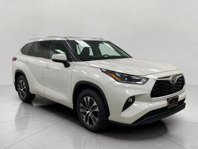 Used 2021 Toyota Highlander XLE