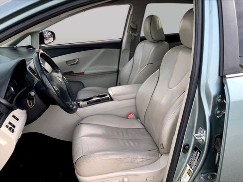Used 2010 Toyota Venza FWD image 7