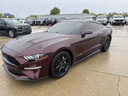 Used 2018 Ford Mustang GT w/ Black Accent Pkg RWD image 2