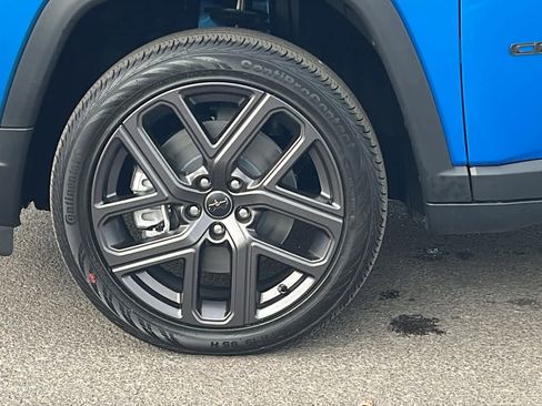 New 2026 Jeep Compass Latitude image 9