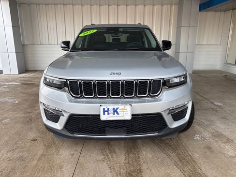 Used 2023 Jeep Grand Cherokee Limited image 2