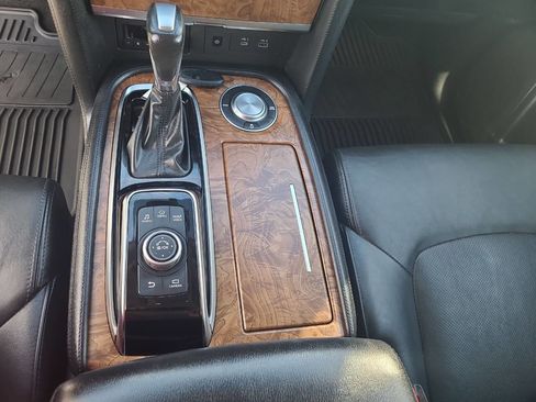 Used 2021 Nissan Armada SL w/ Captain's Chairs Package image 19