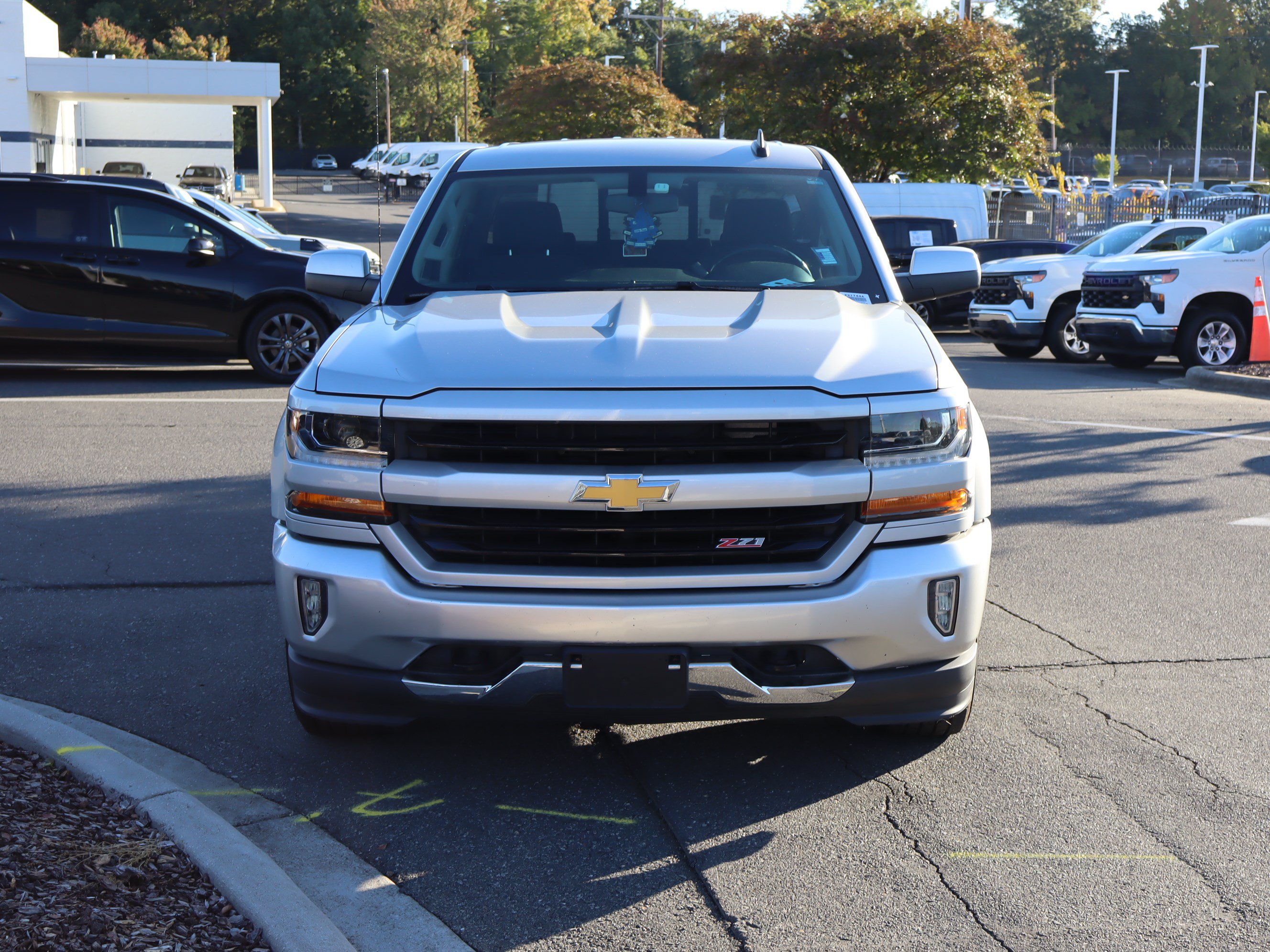 Used 2018 Chevrolet Silverado 1500 LT w/ All Star Edition AWD/4WD image 3