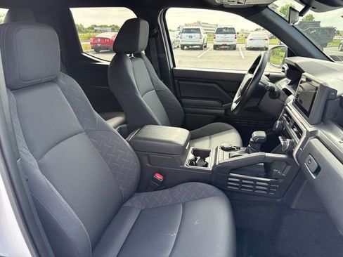 Used 2025 Toyota Tacoma SR5 AWD/4WD image 13