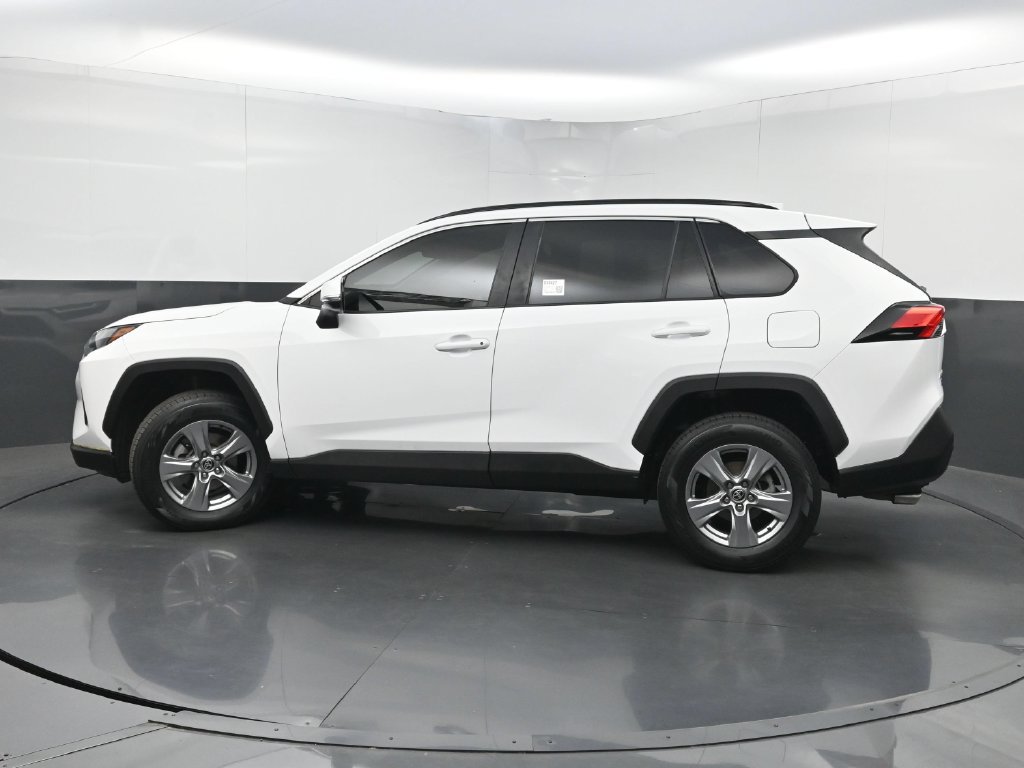Used 2022 Toyota RAV4 XLE w/ Convenience Package FWD image 41