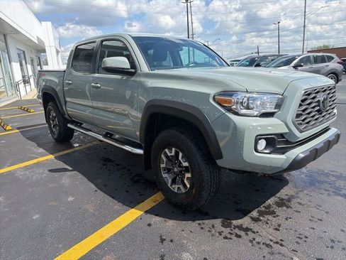 Used 2023 Toyota Tacoma TRD Off-Road image 10