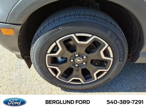Used 2025 Ford Bronco Sport Outer Banks w/ Outer Banks Tech Package+ AWD/4WD image 11