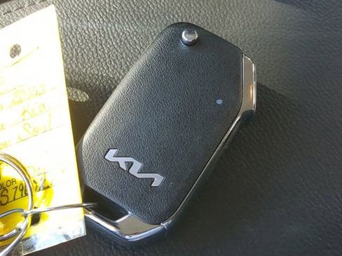 Used 2025 Kia Soul LX image 24