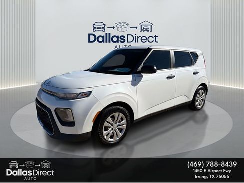 Used 2020 Kia Soul LX image 2