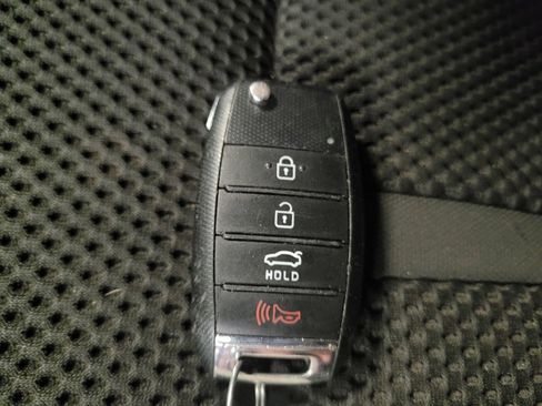 Used 2020 Kia Optima LX image 32