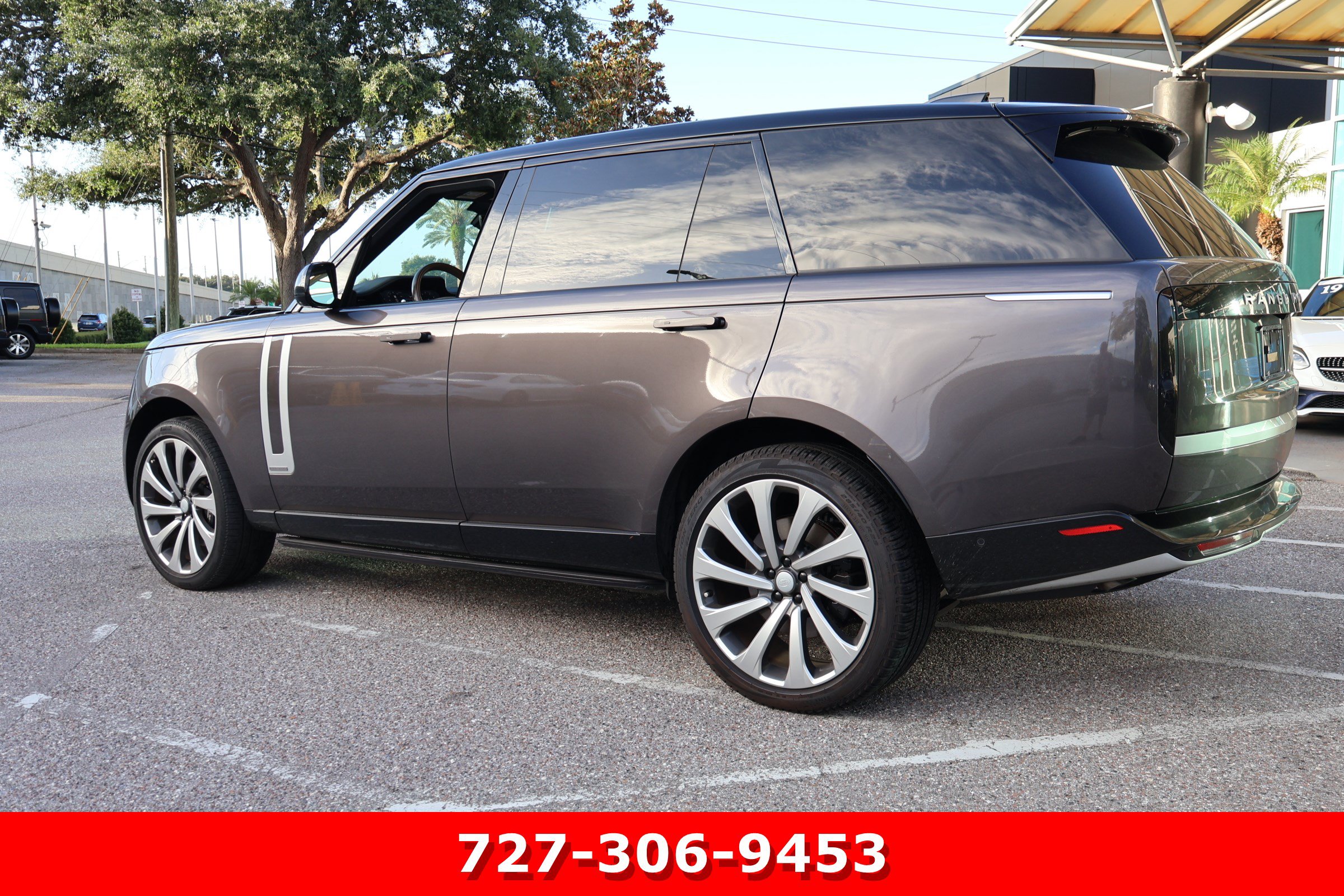 Used 2025 Land Rover Range Rover Long Wheelbase Autobiography AWD/4WD image 7