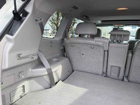 Used 2012 Toyota Highlander SE w/ Tow Pkg image 8