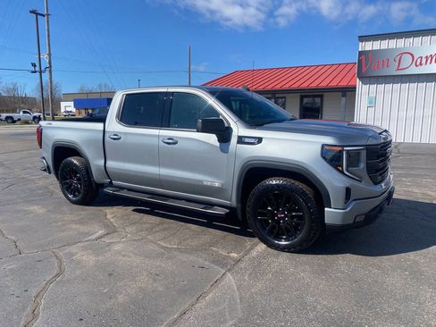 Used 2025 GMC Sierra 1500 Elevation w/ Preferred Package image 2
