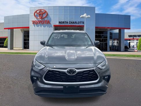 Used 2024 Toyota Highlander LE image 5