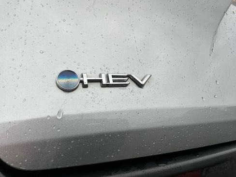 Used 2025 Toyota Sienna XLE image 33