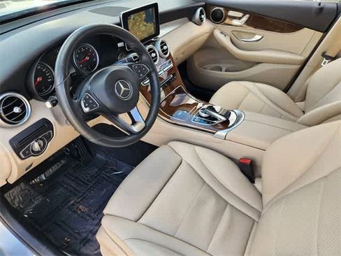 Used 2016 Mercedes-Benz GLC 300 image 2