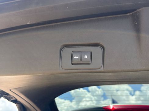 Used 2025 Nissan Rogue SV AWD/4WD image 23