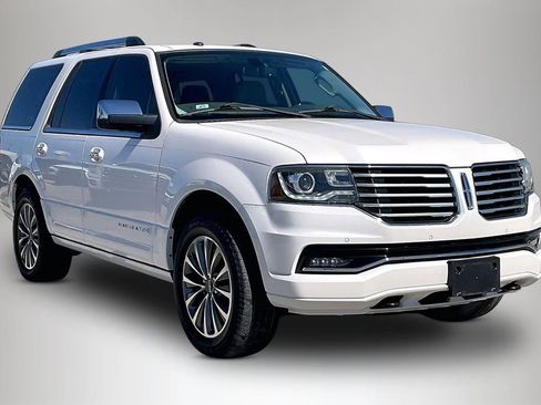 Used 2017 Lincoln Navigator Select RWD image 1