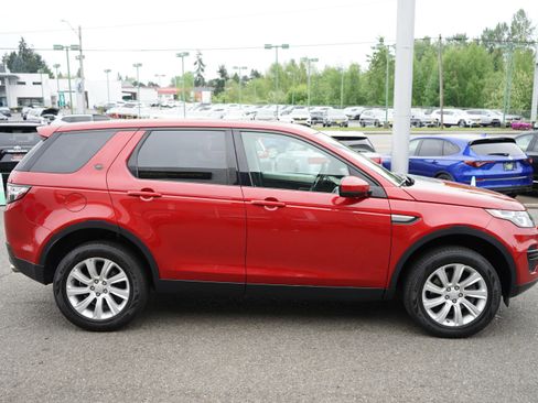Used 2017 Land Rover Discovery Sport SE AWD/4WD image 6
