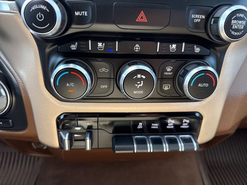 Used 2020 RAM 1500 Laramie AWD/4WD image 26
