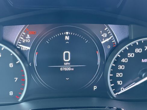 Used 2018 Cadillac XT5 Platinum w/ Driver Assist Package image 30