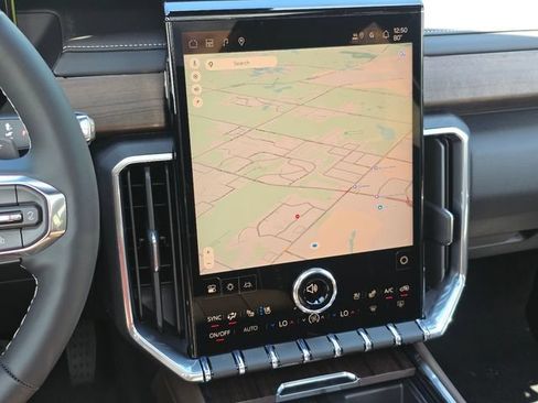 New 2026 GMC Acadia Denali Ultimate AWD/4WD image 10