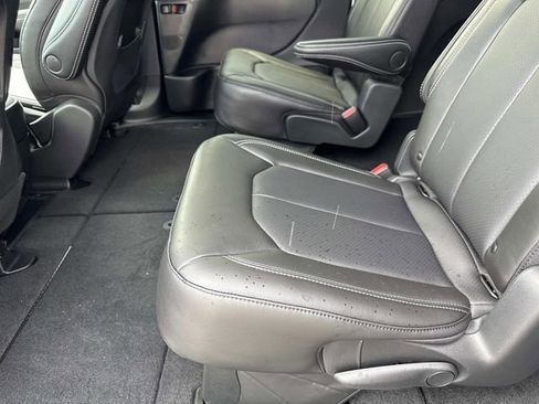 New 2026 Chrysler Pacifica Select image 10