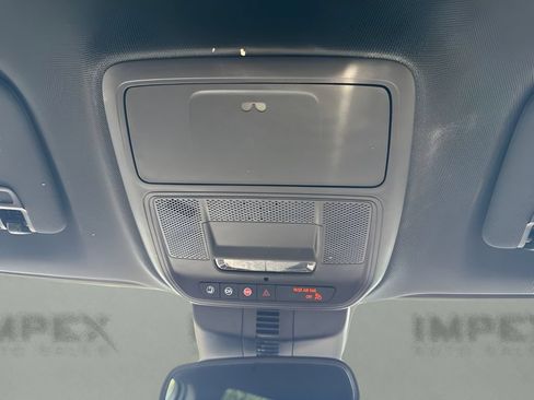 Used 2025 GMC Acadia Elevation w/ Elevation Premium Package FWD image 23