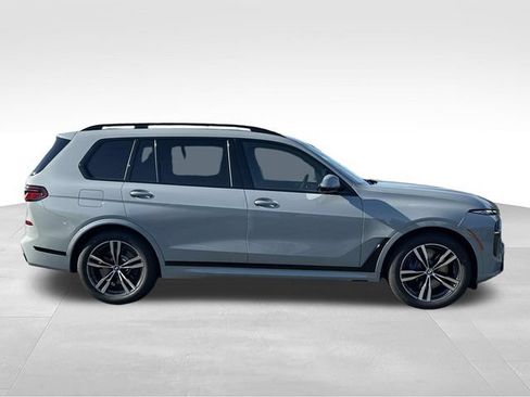 New 2027 BMW X7 xDrive40i w/ M Sport Package AWD/4WD image 2