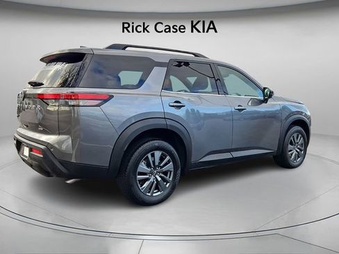 Used 2025 Nissan Pathfinder SV image 7