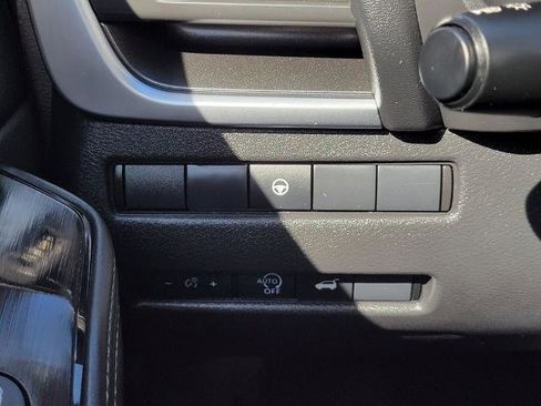 Used 2025 Nissan Rogue SV image 26