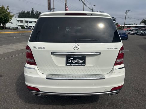 Used 2011 Mercedes-Benz GL 320 BlueTEC 4MATIC w/ Premium 2 Pkg image 4