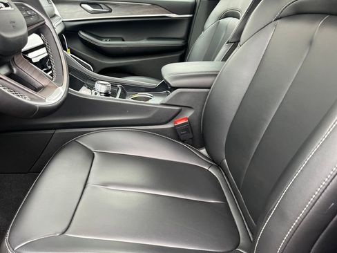 New 2026 Jeep Grand Cherokee L Limited w/ Limited Altitude Package image 23