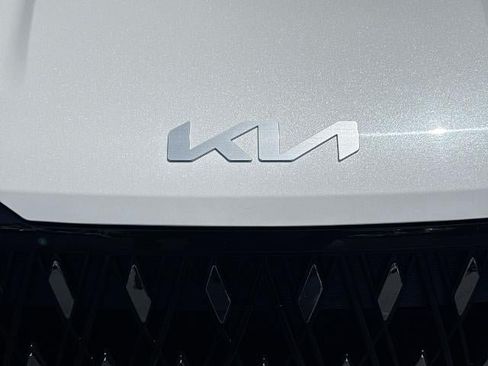 Used 2026 Kia Carnival FWD image 30
