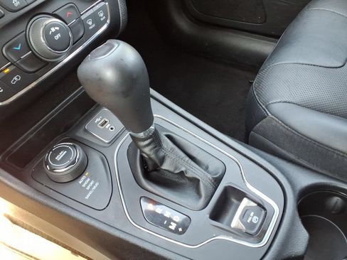 Used 2021 Jeep Cherokee Latitude Lux AWD/4WD image 21