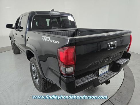 Used 2019 Toyota Tacoma TRD Sport w/ Technology Package image 4