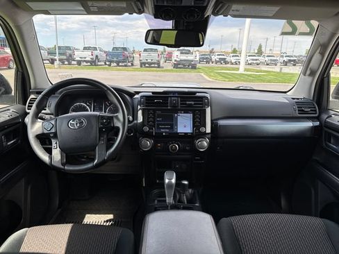 Used 2022 Toyota 4Runner TRD Off-Road AWD/4WD image 12