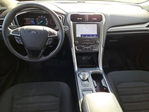 Used 2020 Ford Fusion SE image 22