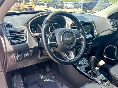 Used 2021 Jeep Compass Latitude w/ Sun and Sound Group AWD/4WD image 16