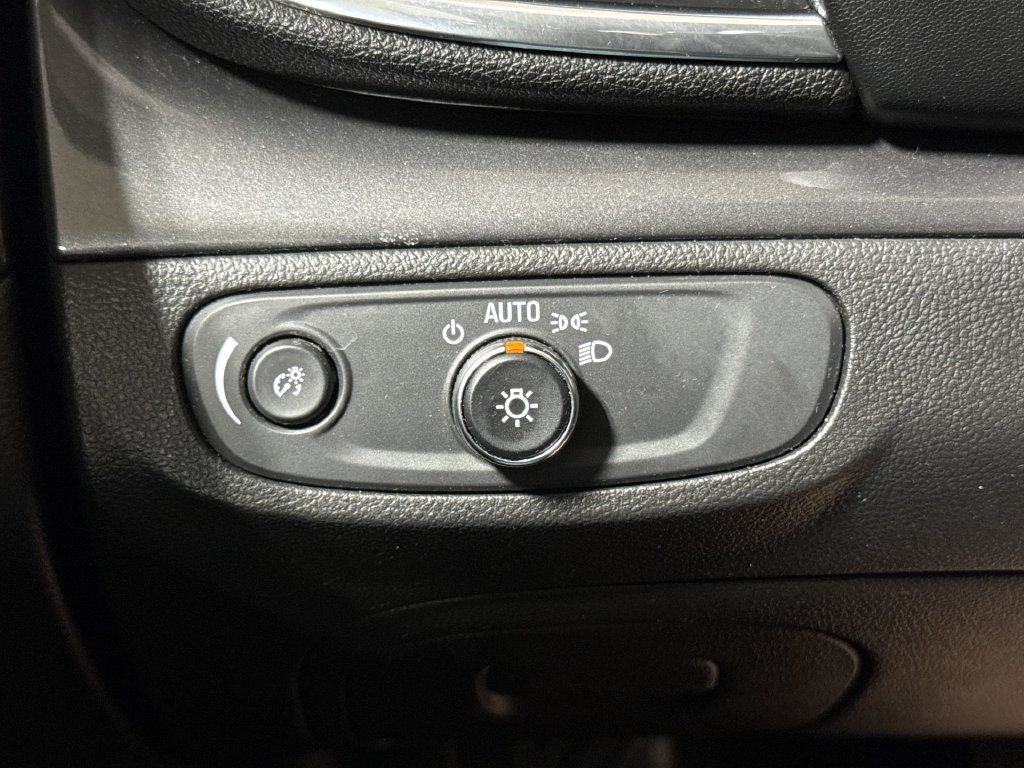 Used 2019 Buick Encore Preferred FWD image 18