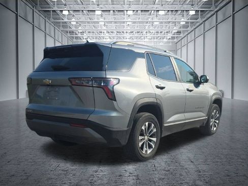 Used 2025 Chevrolet Equinox LT w/ Convenience Package II FWD image 6