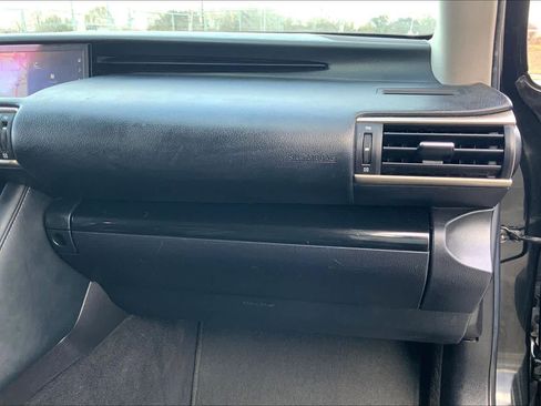 Used 2017 Lexus IS 200t image 18